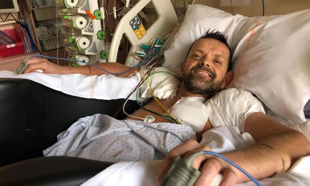 Η ιστορία του Felix: Ενός άνδρα που έκανε διπλή μεταμόσχευση χεριών και ώμων